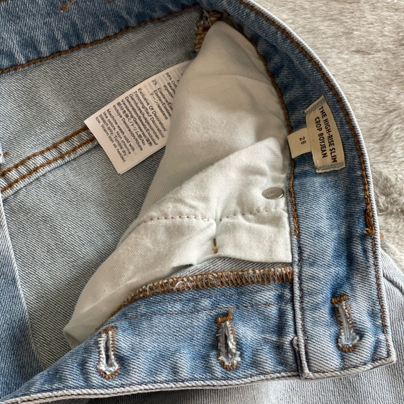 The High-Rise Slim Boyjean in Fitzgerald Wash: Button-Front Edition - 28 - Picture 7 of 9